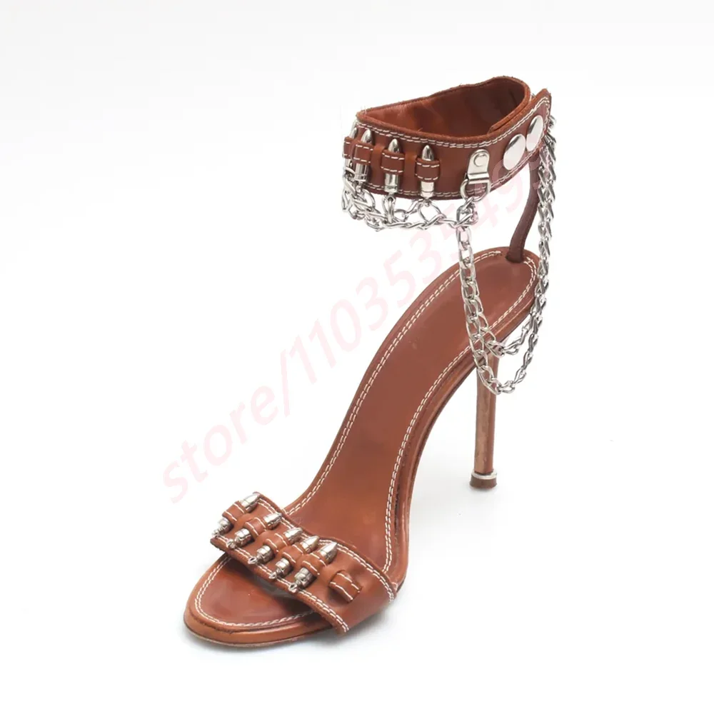 Nouvelle passerelle balle chaî - Women Fashion Trend 2025 avis et prix